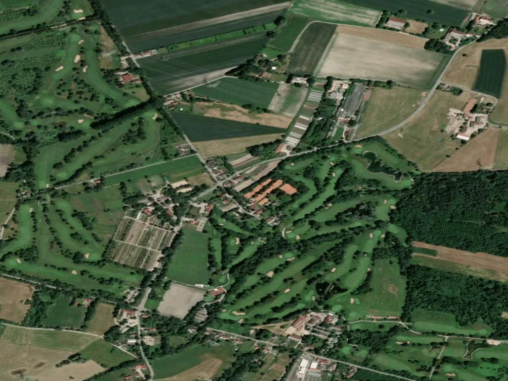 Letecký pohled na Münchner Golfplatz Eschenried