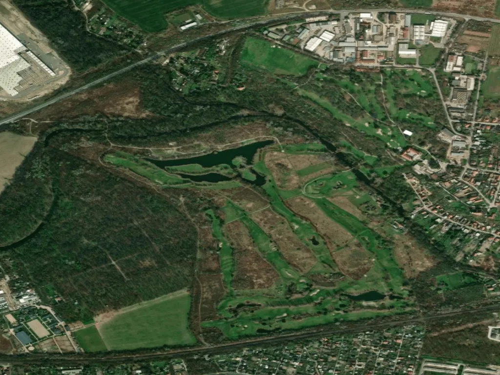 Letecký pohled na Black River Resort - Golf & Country Club Bratislava Bernolákovo