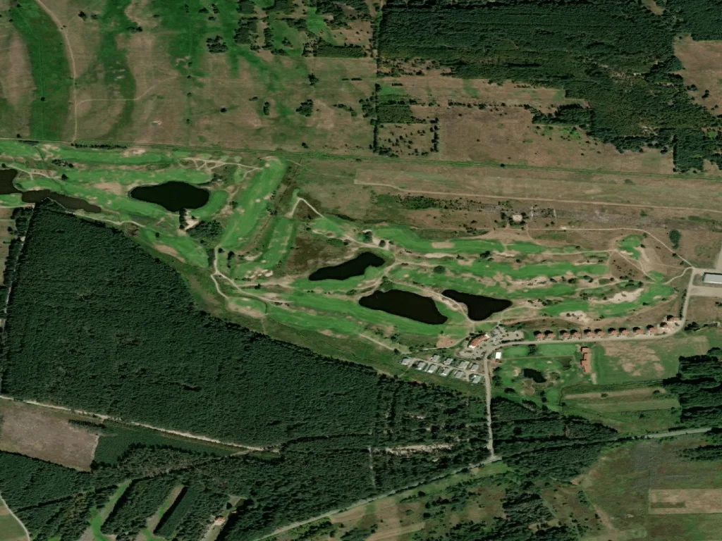 Letecký pohled na Sobienie Królewskie Golf & Country Club