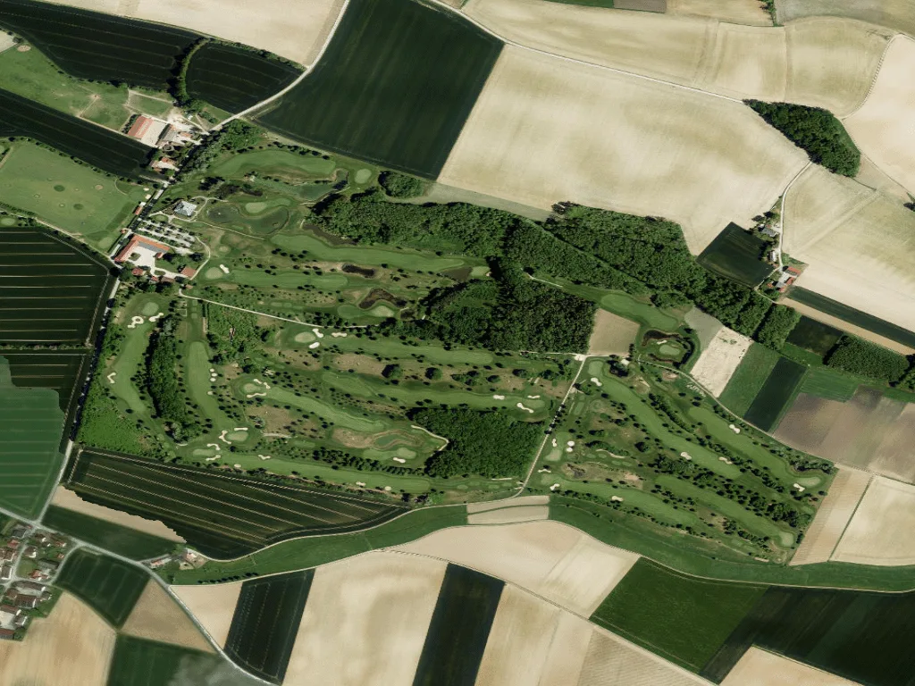 Letecký pohled na 18 hole course