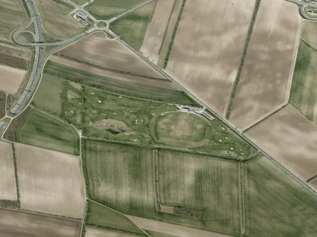 Letecký pohled na GolfRange Schwechat (9 Loch Kurs)