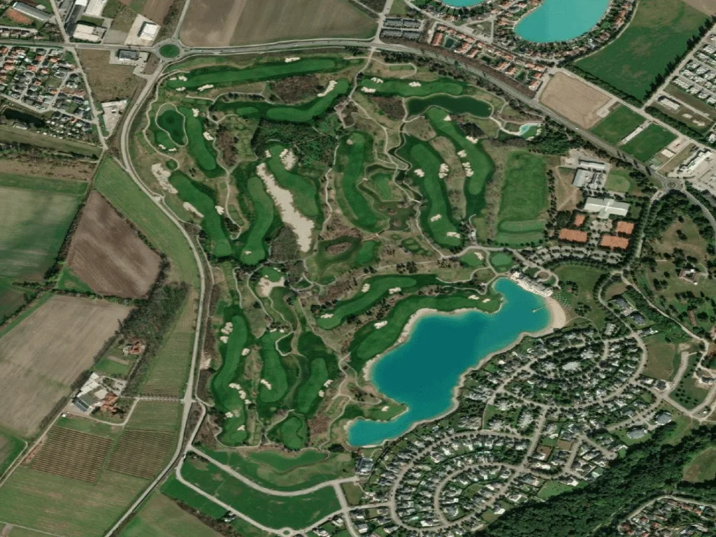 Letecký pohled na Golfclub Fontana