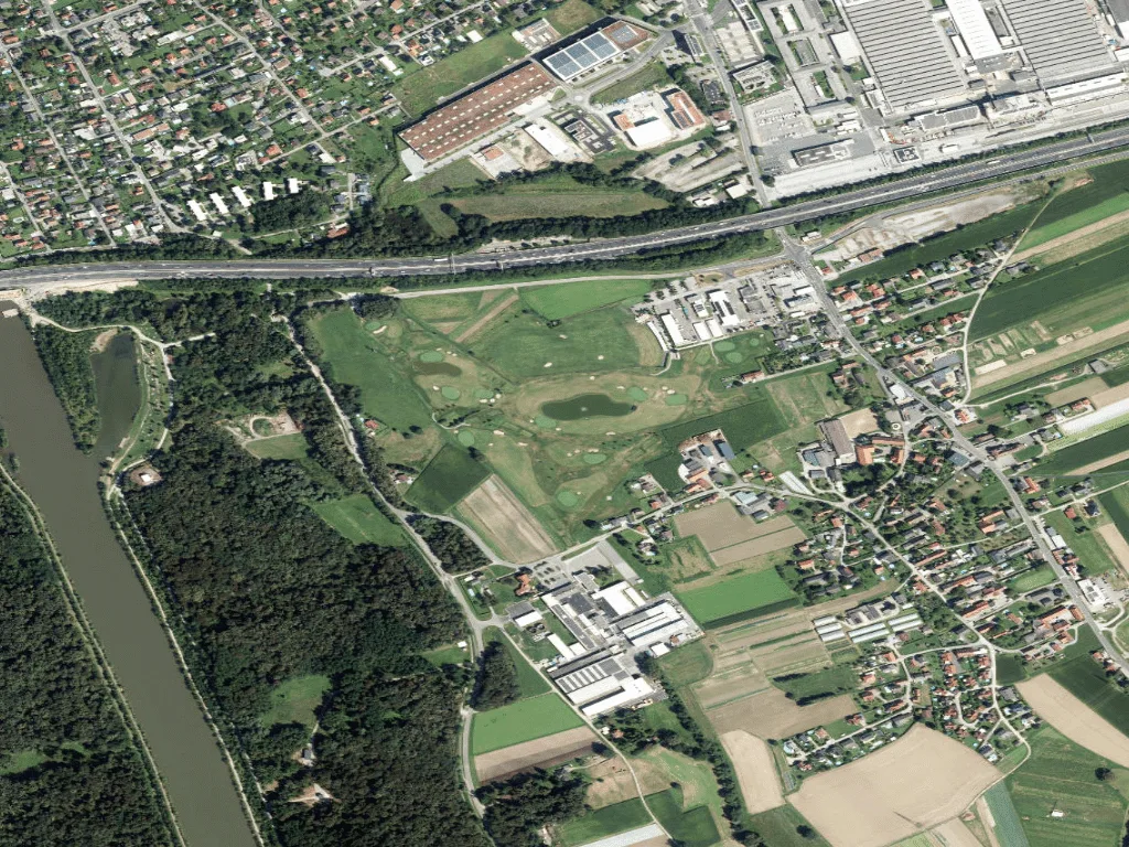 Letecký pohled na Golfplatz Grazer Murauen (GC Liebenau)