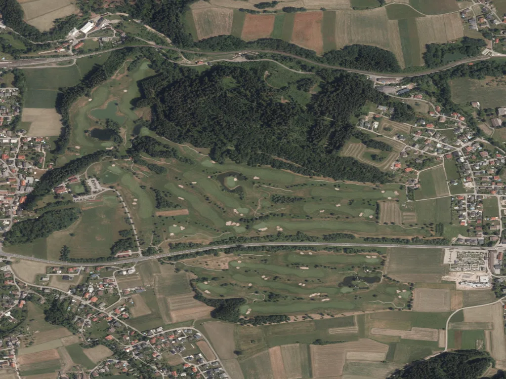 Letecký pohled na Golfanlage Schloss Finkenstein