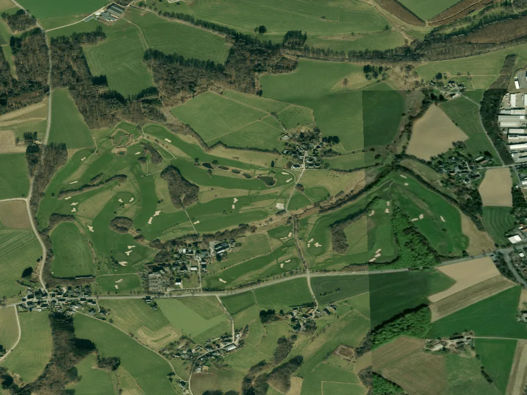 Letecký pohled na Golfplatz Dreibäumen