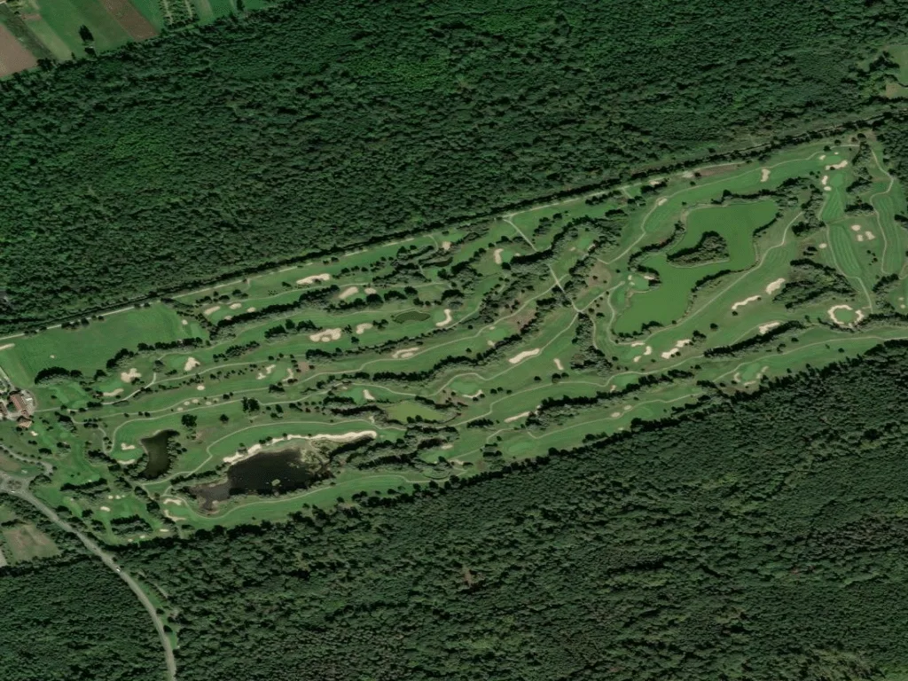 Letecký pohled na Golfanlage Dreihof