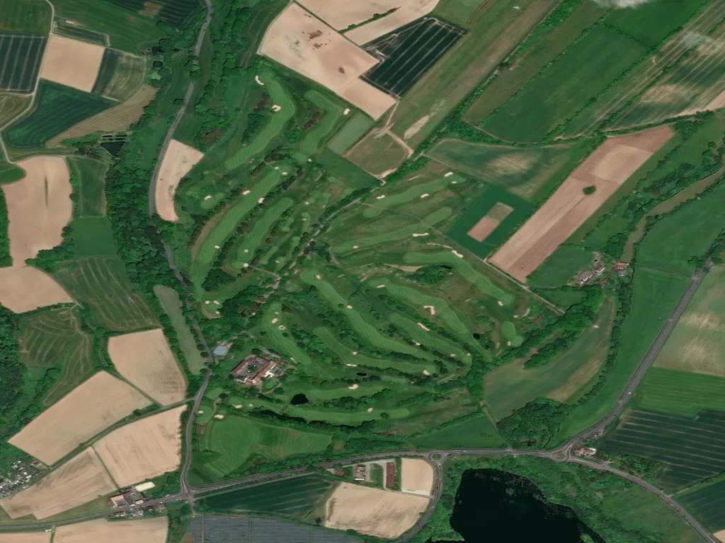Letecký pohled na Golfplatz Maximilianenhof